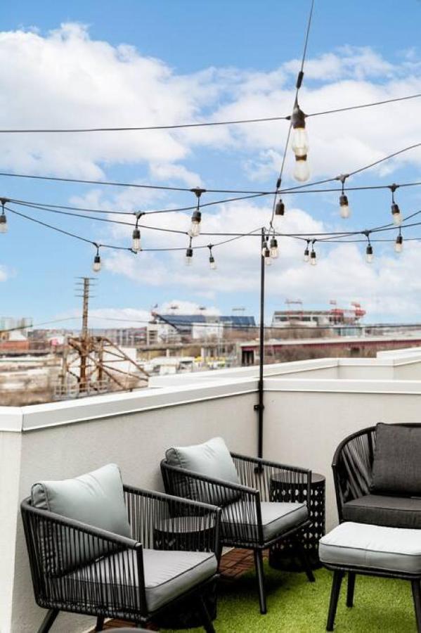 Stunning River View Condo Walk To Downtown Rooftop Patio Nashville Bagian luar foto